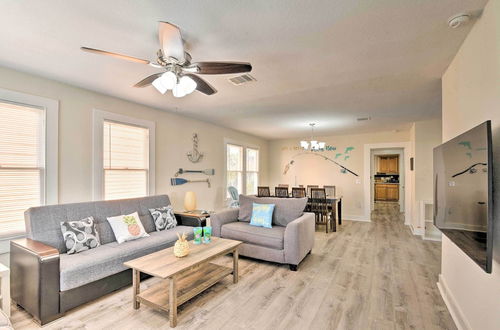 Photo 16 - Bright Galveston Bungalow: 1/2 Mi to Pleasure Pier