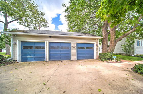 Photo 34 - Private Waterfront Lake Erie Home W/bbq Patio