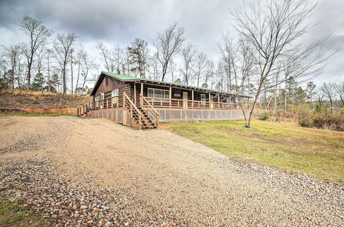 Foto 22 - Family Cabin w/ Yard ~ 11 Mi to Lake Ouachita