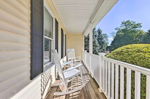 Foto 15 - Classy Getaway w/ Deck & Yard < 1 Mi to Beach