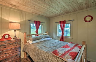 Foto 3 - Hilltop Cabin Retreat by Lake Koocanusa