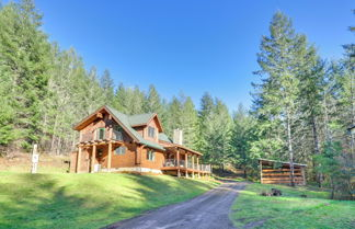 Photo 2 - Luxe Cabin in the Woods ~ 35 Mi to Portland