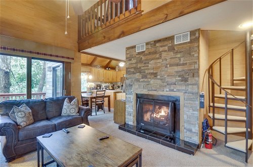 Photo 1 - Wintergreen Home w/ Hot Tub, Deck & Mountain Views