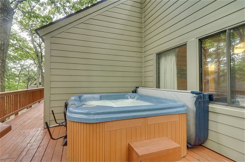 Photo 8 - Wintergreen Home w/ Hot Tub, Deck & Mountain Views