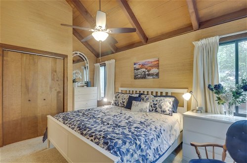 Photo 7 - Wintergreen Home w/ Hot Tub, Deck & Mountain Views