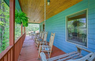 Foto 2 - Cozy Blue Ridge Cabin Rental w/ On-site Stream