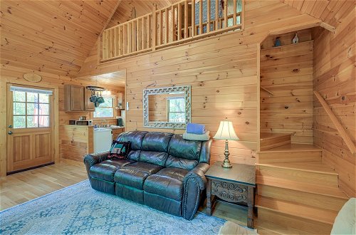Foto 24 - Cozy Blue Ridge Cabin Rental w/ On-site Stream