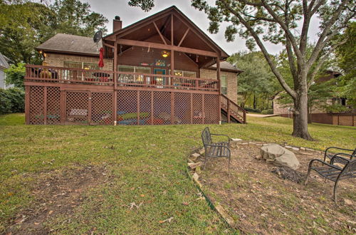 Photo 2 - Cedar Creek Lake Home: Private Boat Dock, Fire Pit