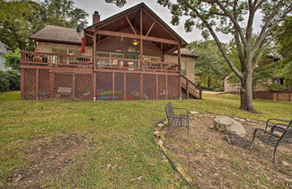 Photo 2 - Cedar Creek Lake Home: Private Boat Dock, Fire Pit