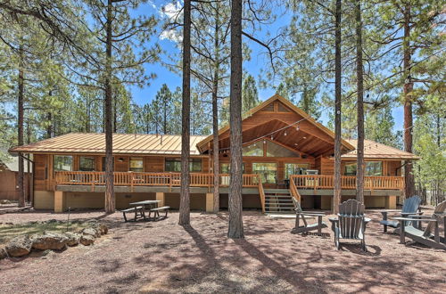 Photo 10 - Expansive Pinetop Cabin w/ Fireplace + Grill