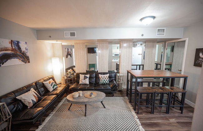 Stay Together on The Strip - 3 Bed Condo - Photo 15