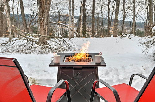 Photo 6 - Cozy Hartford Escape w/ Fire Pit, Near Golfing