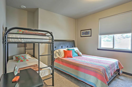 Photo 16 - Cozy Manson Condo on Lake Chelan w/ Pool Access