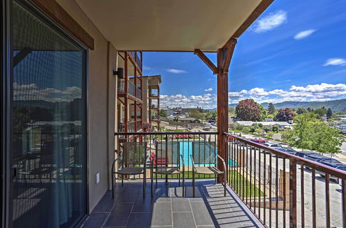 Foto 22 - Modern Manson Condo w/ Pool & Lake Chelan Views