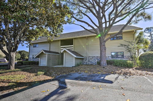 Photo 16 - Bright Miramar Beach Condo - Walk to Beach