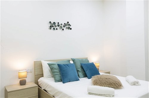 Photo 5 - Brand new Apartment in Sliema, 2 min by the Sea-hosted by Sweetstay