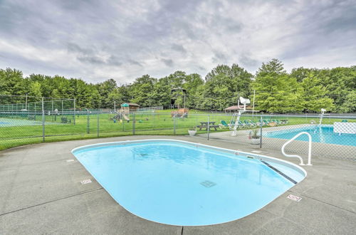 Photo 15 - Lake Wallenpaupack Cabin w/ Shared Pool