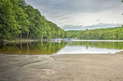 Photo 8 - Lake Wallenpaupack Cabin w/ Shared Pool