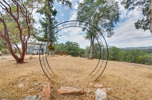 Foto 5 - Mariposa Home W/furnished Patio & Sierra Mtn Views