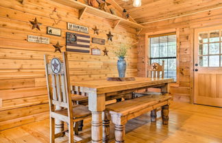 Foto 2 - Cozy New Braunfels Family Cabin w/ Porch & Views