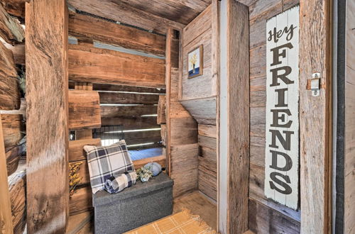 Foto 23 - Unique Loft Cabin: Fire Pit & Fishing Access