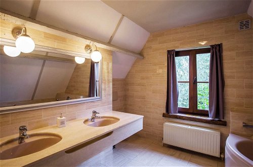 Photo 19 - Luxurious Holiday Home With Sauna in Alveringem