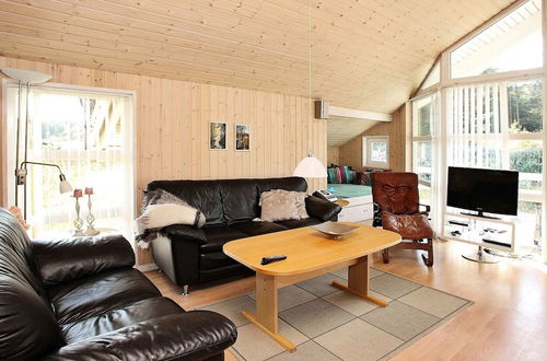 Photo 12 - 8 Person Holiday Home in Lokken