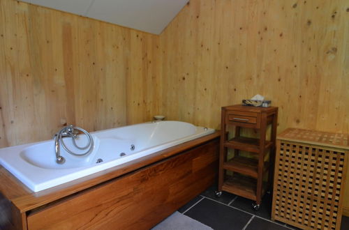 Photo 14 - Comfortable Modern Chalet With Wood Finish