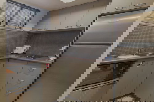 Photo 12 - Southern Cross Atrium Apartments