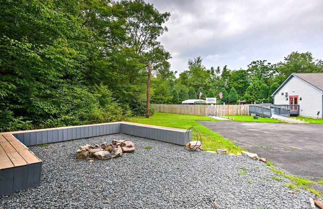 Harmony Ridge by Avantstay Large Deck w Hot Tub Forest Views - Photo 47
