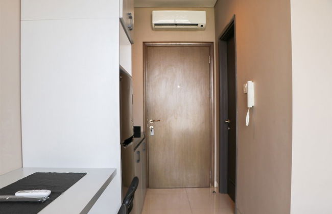 Strategic And Warm Studio At Ciputra International Apartment - Photo 10