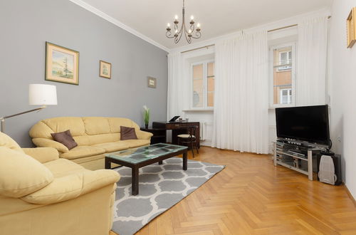 Photo 17 - Apartment Near Royal Castle by Renters