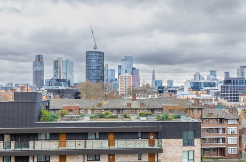 Photo 43 - Elegant & Serene 2BD Flat W/roof Terrace Hoxton