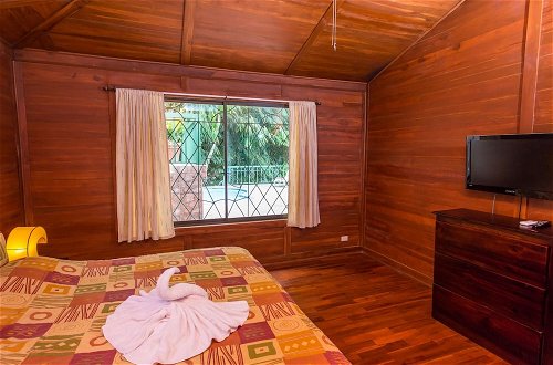 Foto 15 - Casa Macaw Jungle Cabin w Private Pool Wifi and AC