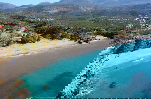 Photo 7 - Mani s Aura Seaside-spacious Summer Retreat