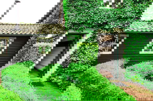 Foto 1 - Cozy Group House in Reusel in a Natural Environment