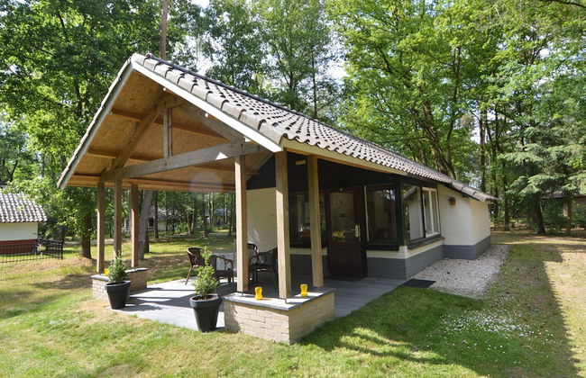 Completely Detached Bungalow in a Nature-filled Park by a Large fen - Foto 70