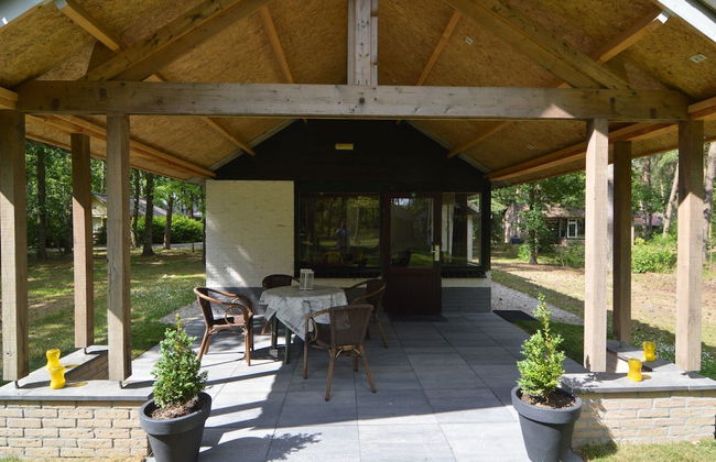 Completely Detached Bungalow in a Nature-filled Park by a Large fen - Foto 27