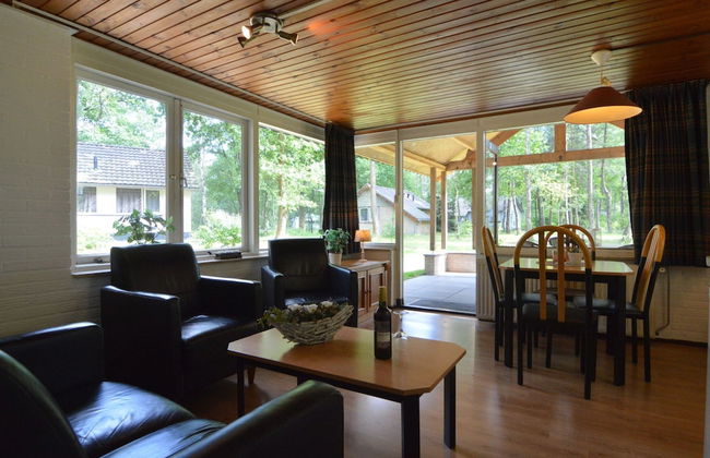 Completely Detached Bungalow in a Nature-filled Park by a Large fen - Foto 18