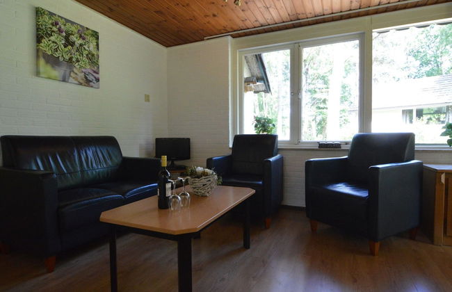 Completely Detached Bungalow in a Nature-filled Park by a Large fen - Foto 19