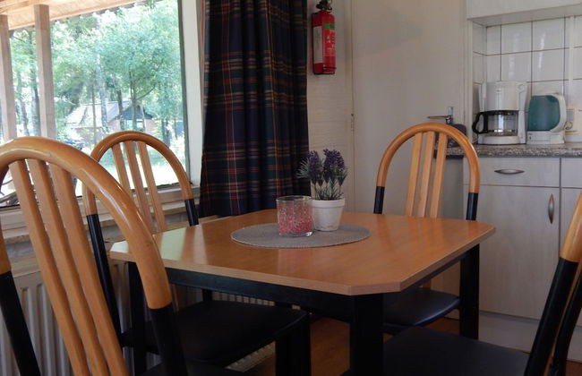Completely Detached Bungalow in a Nature-filled Park by a Large fen - Foto 50