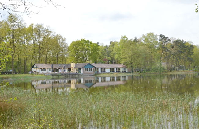 Completely Detached Bungalow in a Nature-filled Park by a Large fen - Foto 68