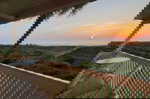 Foto 2 - Oceanfront Serenity at Stylish Sea Haven 212