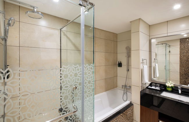 Royal Continental Suites - Foto 36