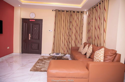 Photo 18 - Executive 3-bed Furnished Apartment in Kwashieman