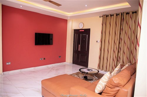 Photo 19 - Executive 3-bed Furnished Apartment in Kwashieman