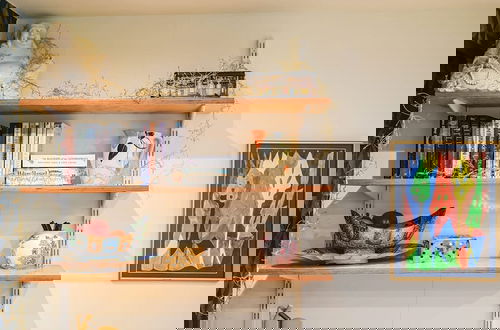 Photo 25 - Host Stay Foundry Colours