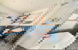Photo 3 - Host Stay Foundry Colours