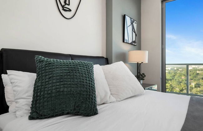 Modern Condo in Design District - Photo 14