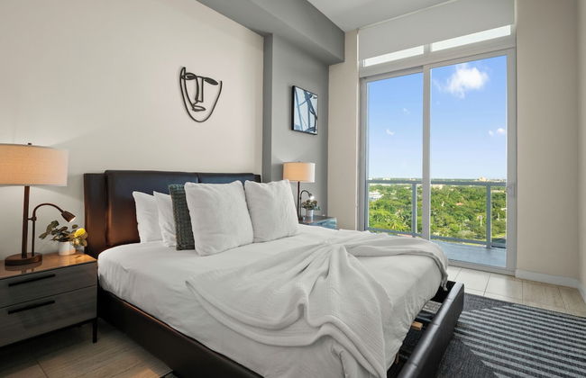 Modern Condo in Design District - Photo 13